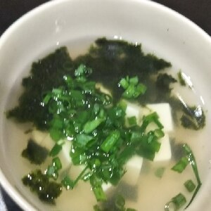 簡単 ! 豆腐と海苔の中華スープ